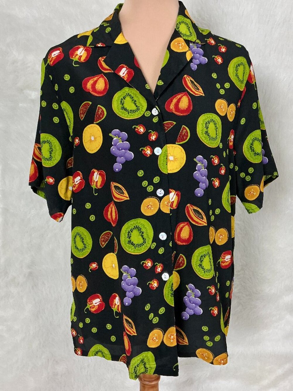 Vintage 90s 00s Black Green Red Orange Tropical Fruit Camp Shirt M